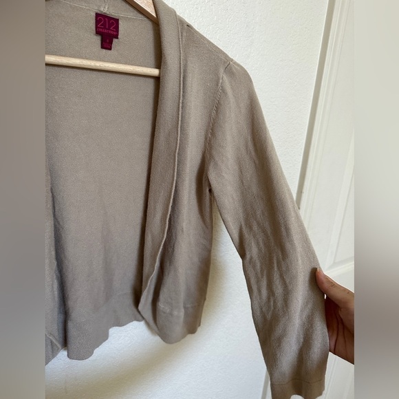 212 Collection Beige Tan Collared Cropped Cardigan Sweater Layering Women’s Fall - Picture 2 of 5